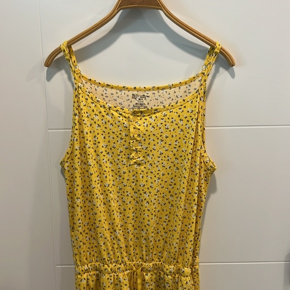 No boundaries, yellow floral, romper, size XL - Picture 3 of 10
